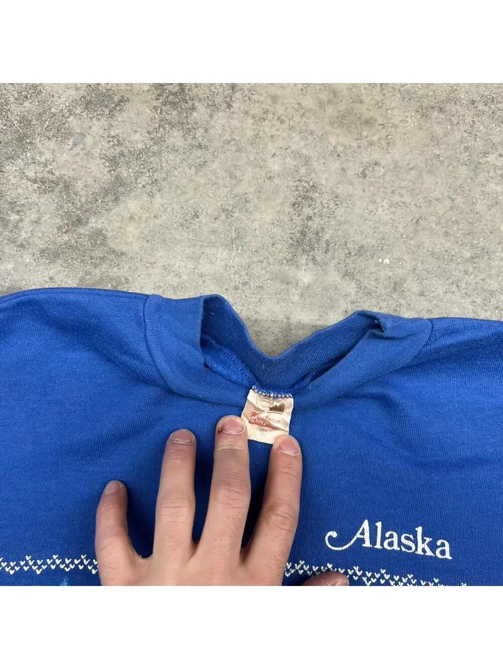 vintage alaska moose nature animal made in usa blue crewneck size large